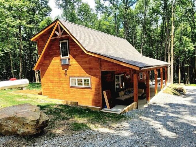 Exceptionally Private Rustic Luxury Cabin adjacent to 16,000 acres of Gamelands